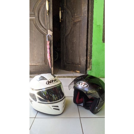 Helm ori bekas