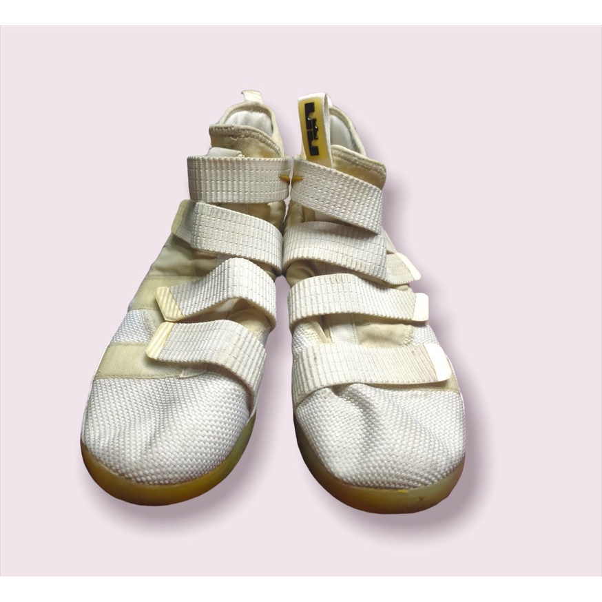 Nike  Lebron Soldier XI