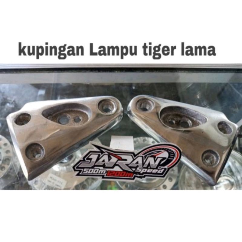 KUPINGAN LAMPU TIGER REVO POLES