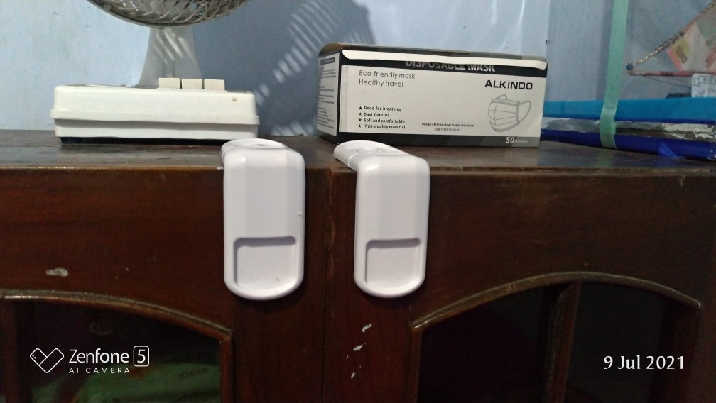 Pengait Laci Kunci Otomatis Pengunci Palang Pintu Lemari Kulkas Baby Safety Lock Drawer 10024
