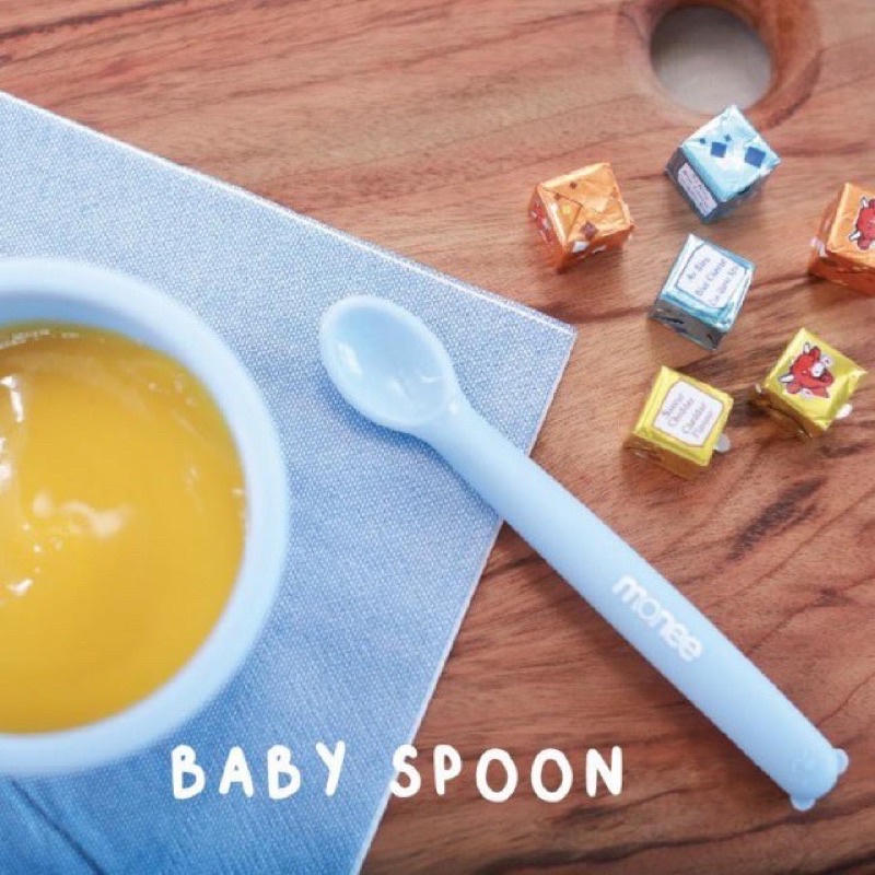 Monee Silicone Baby Spoon Sendok Silikon Bayi MPASI Empuk Teether Gigitan Bayi Ujung Bergerigi BPA FREE// Case Monee Sendok Silikon Bayi Traveling Penyimpanan Sendok Bayi