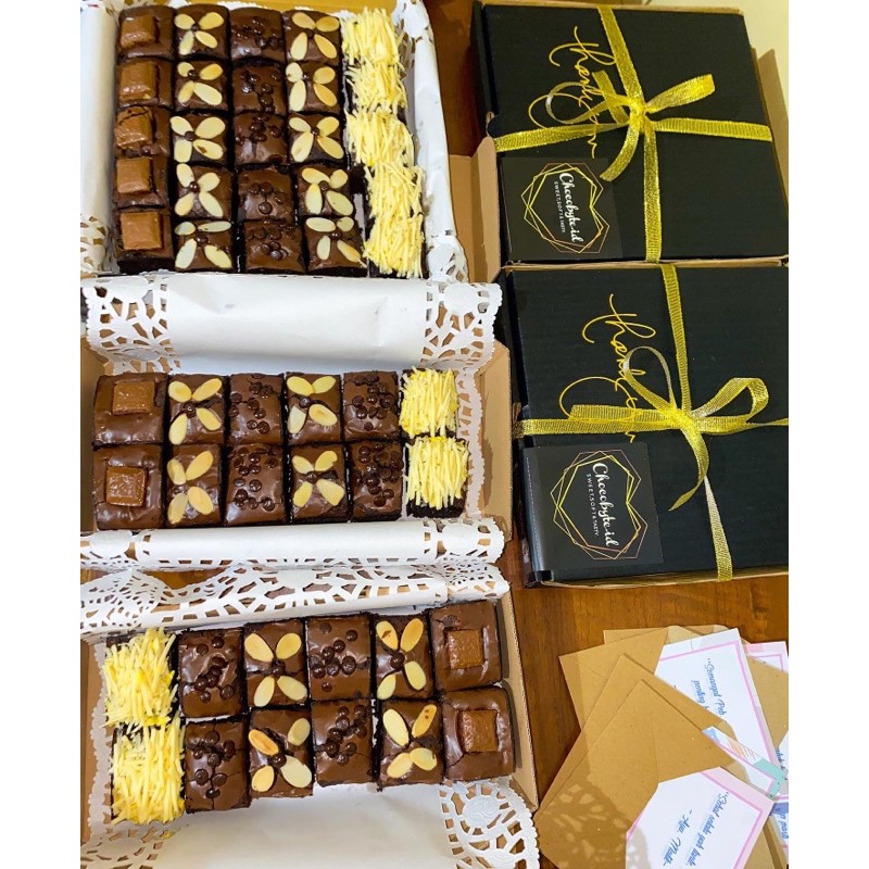 

Brownies Panggang Mix Topping
