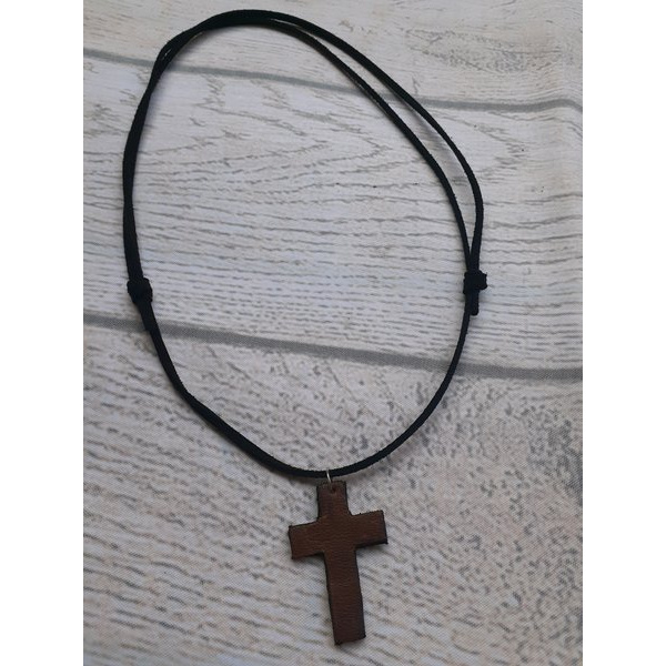 Kalung salib kulit asli
