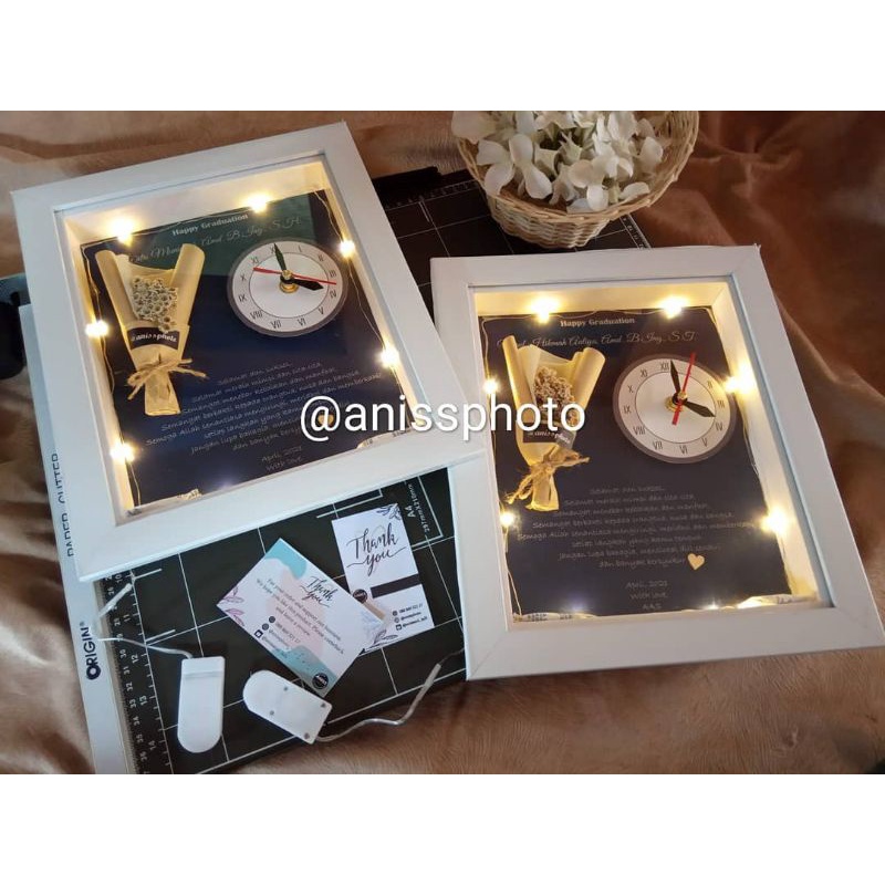 (ANISSPHOTO) KADO UNIK JAM FIGURA / WISUDA / ULANG TAHUN / WEDDING