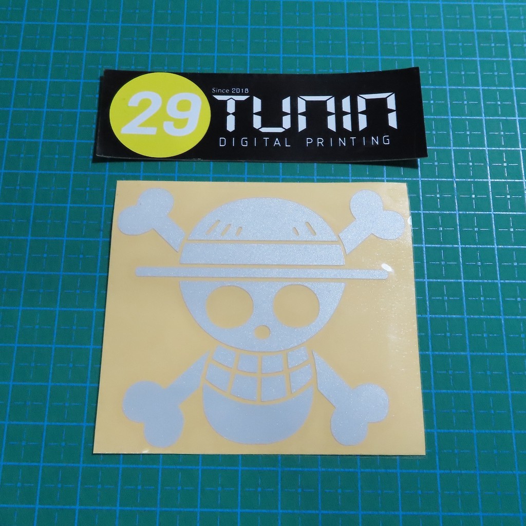 

Sticker Cutting sticker Anime One Piece Logo Bajak Laut 1 warna