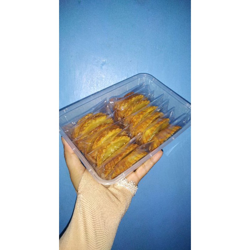 

Pie susu (isi 14 pcs)