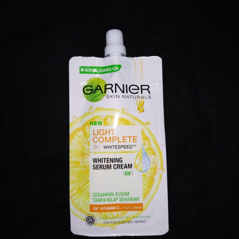 Garnier light complete whitening serum cream |uv| (SACHET) / krim siang uv garnier kuning ( 7 ml )