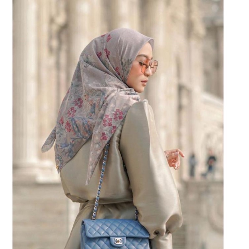 Buttonscarves Topkapi Earl Grey