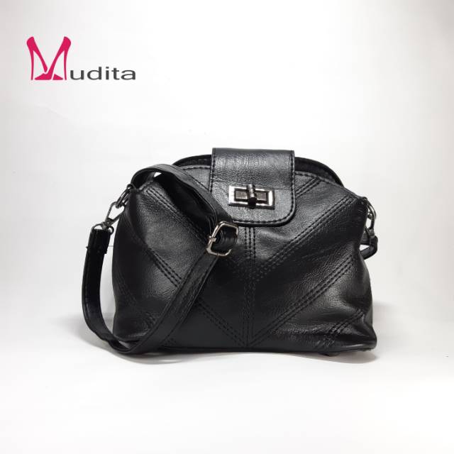 Tas selempang wanita hitam.sling bag
