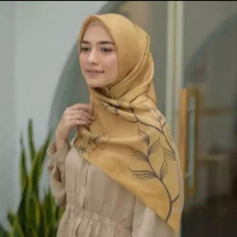 Hijab Segiempat Motif My Lady Pretty