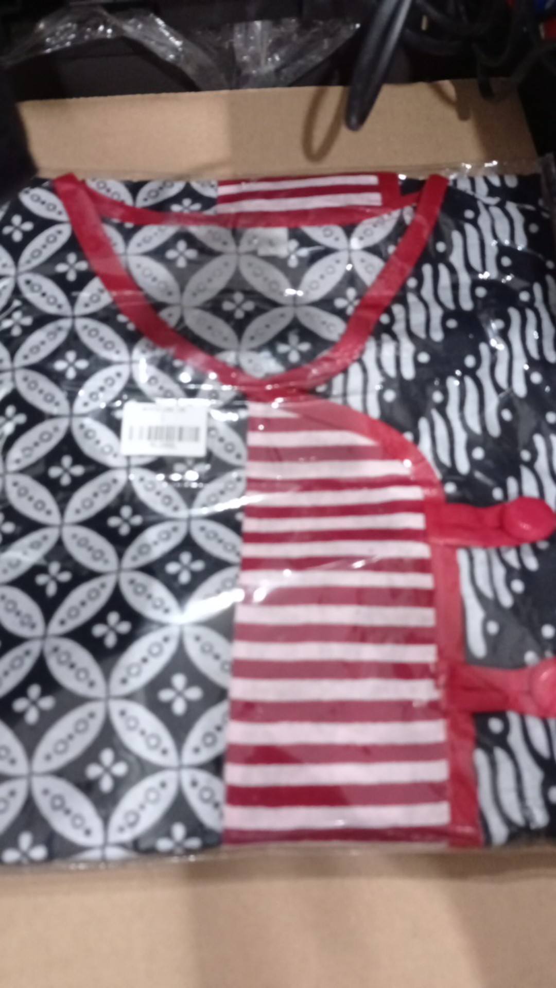 Atasan Batik Wanita Blouse Trebaru Warna Hitam Kombinasi  White Line By Batik Dua Putri Collection