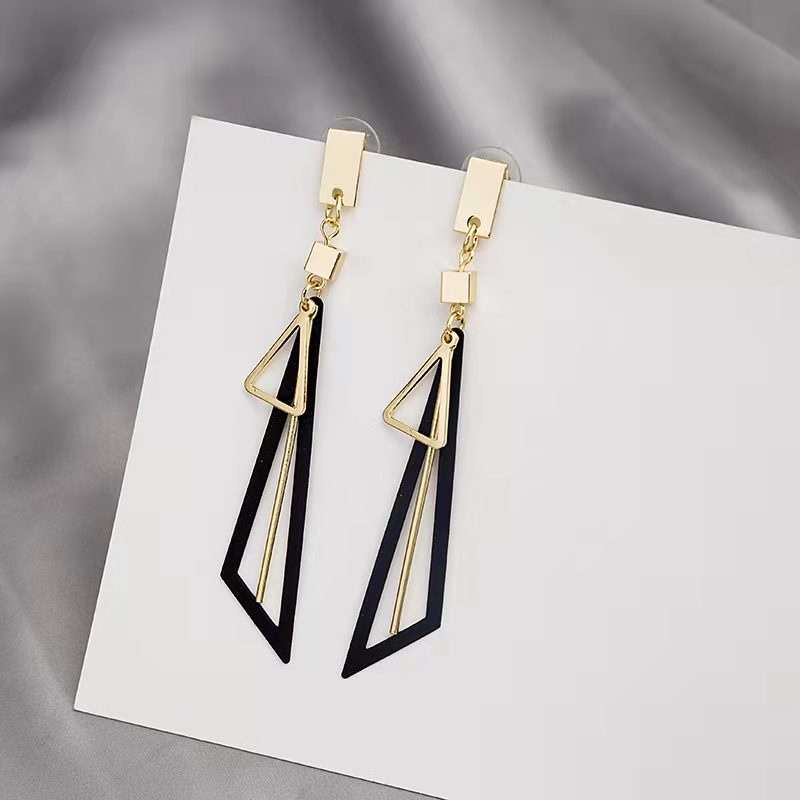 (Hello Girl)E34 Anting Fashion Wanita Segitiga Panjang Stud Earrings Import-E34 Segitiga Hitam