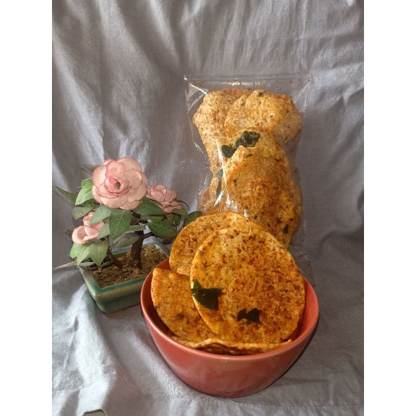 

kerupuk opak pedas daun jeruk