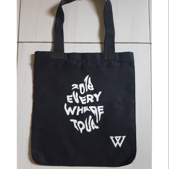 WINNER TOTE BAG KPOP TAS SLEMPANG