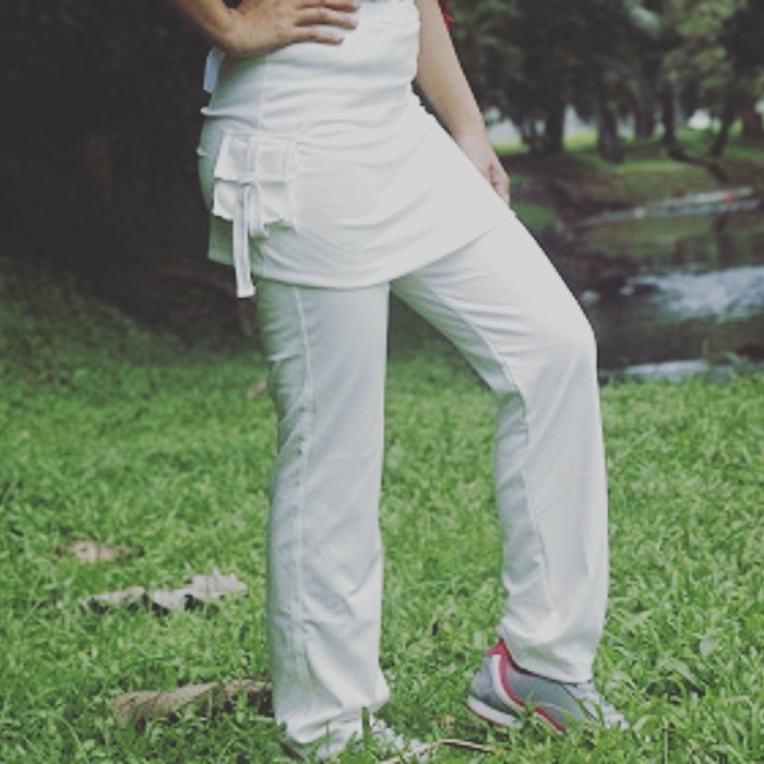 Wanitatrainingcelana- Celana Senam Rok Kantong Putih - Putih, Xl -Celana-Training-Wanita.