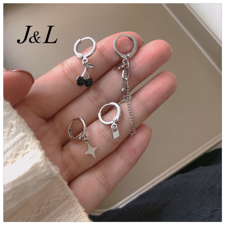 4pcs / Set Anting Hoop Desain Cherry Hati Bintang Bahan Alloy Silver Gaya Korea Untuk Wanita