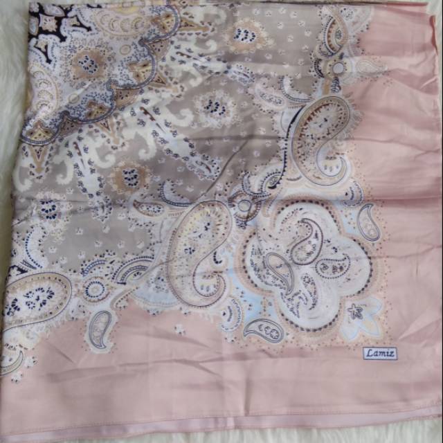 Hijab Kerudung Khimar Segiempat Satin Lamiz