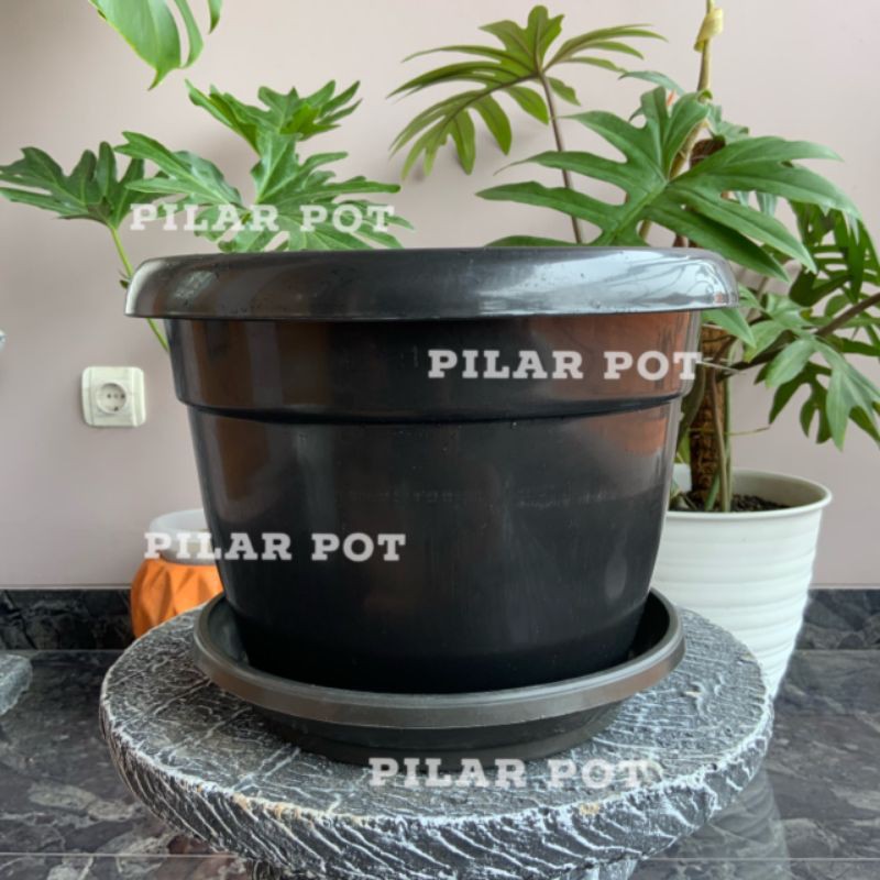 pot bunga tanaman plastik hitam tulip 25cm kuping + tatakan hitam