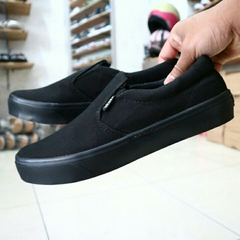 SEPATU SLIP ON PRIA  BISA COD ABU ABU GREY BAHAN KANVAS SOL KARET MURAH