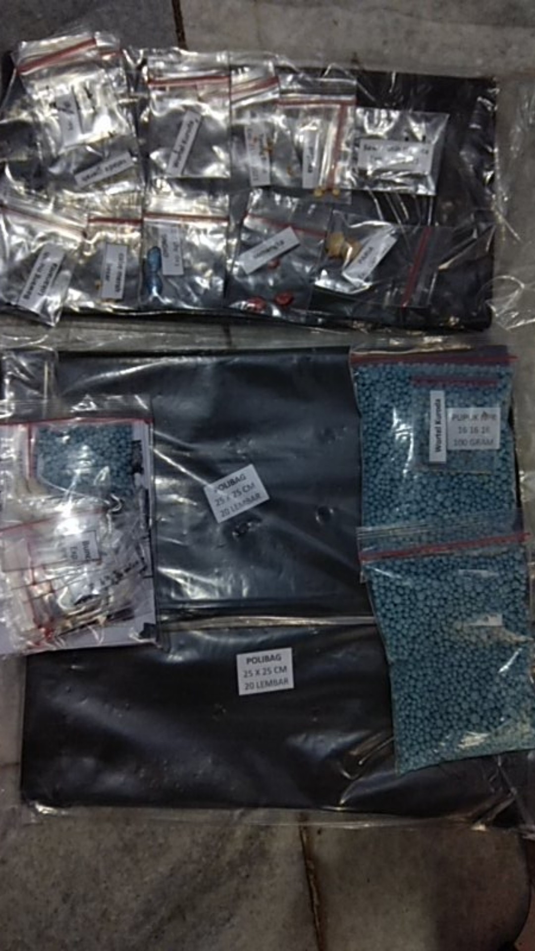 Polibag 25 X 25 Cm 20 Lembar Tebal Kuat