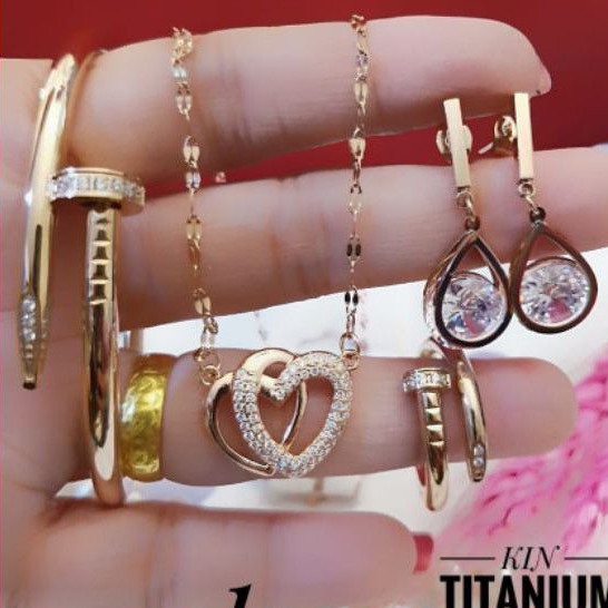 Titanium Set Perhiasan Paku 1502n