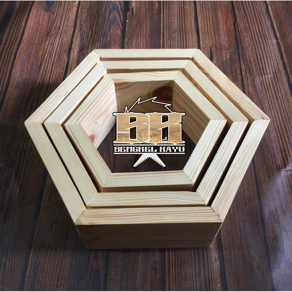 Hiasan Dinding Hexagonal Jati Belanda