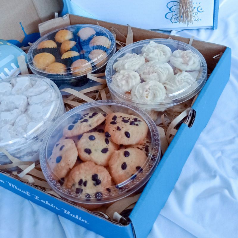 

KAYUMANIS - Hampers paket akrab