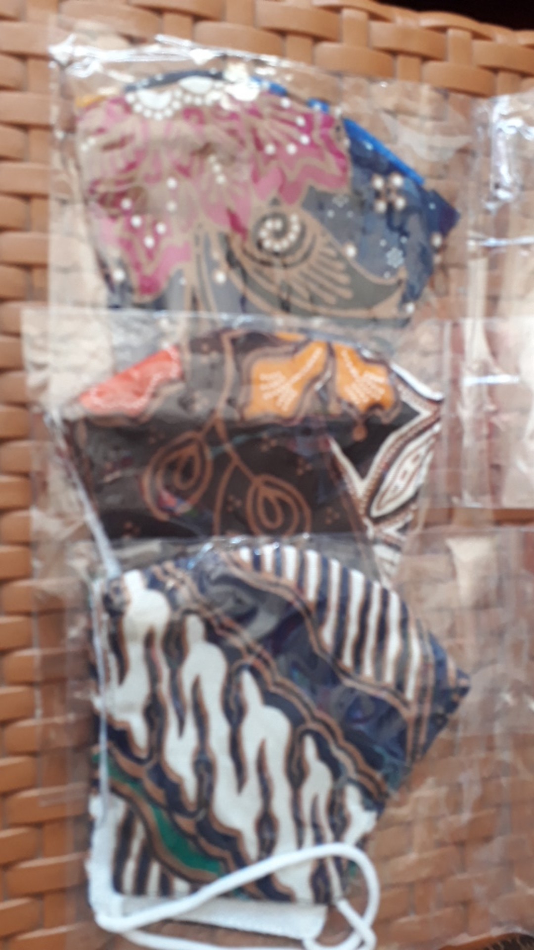 Masker Kain Batik Anak