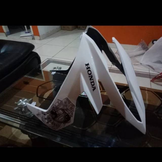 Tameng depan honda beat street 2018 putih