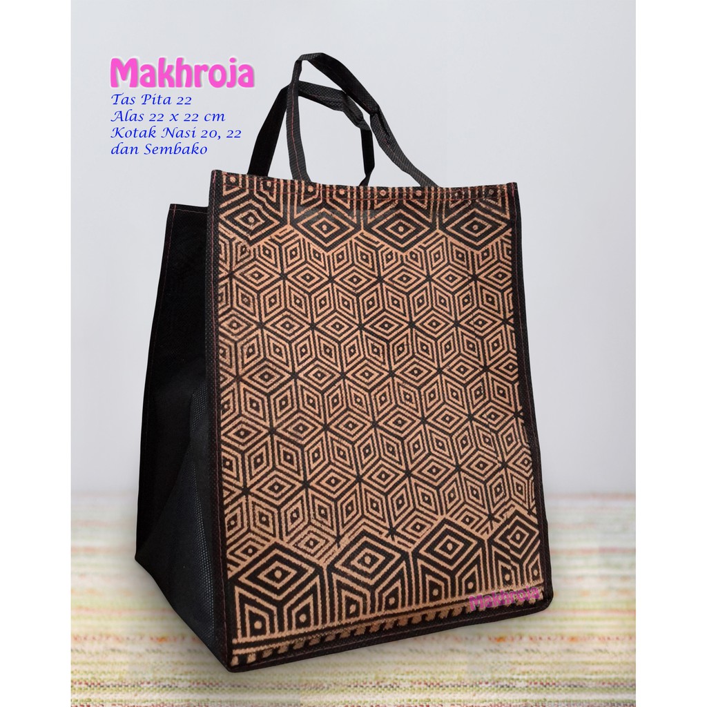 

Tas Hajatan Goodie Bag Pita Kotak 22 Box'M