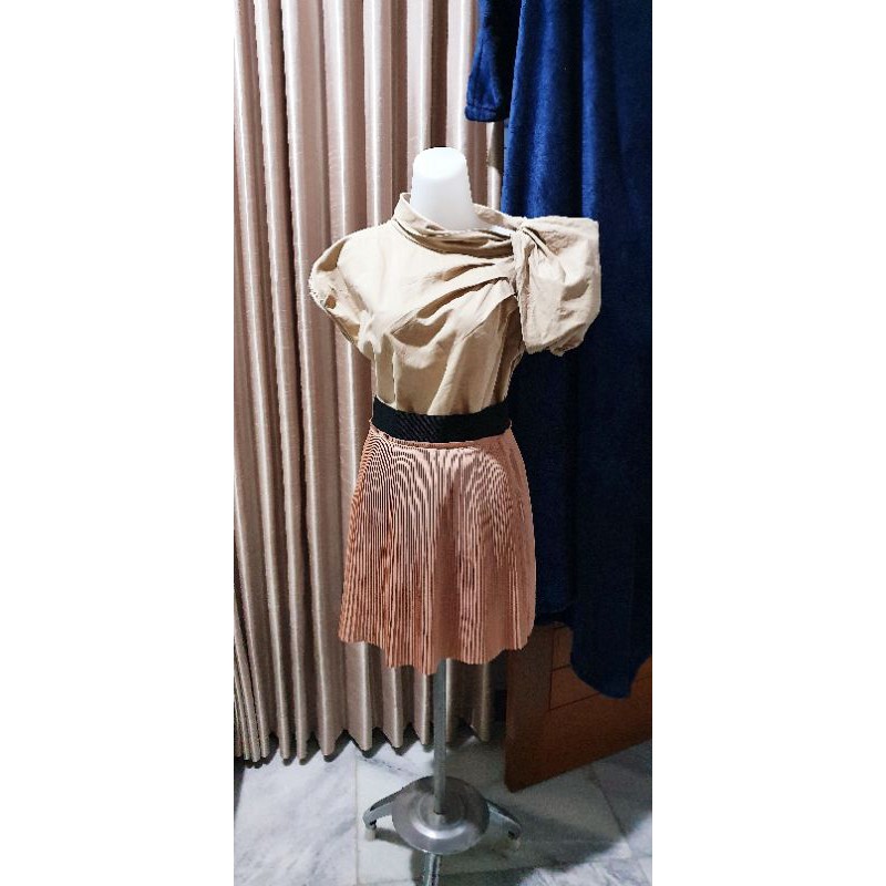 Zara Nude Pleated Skirt Rok