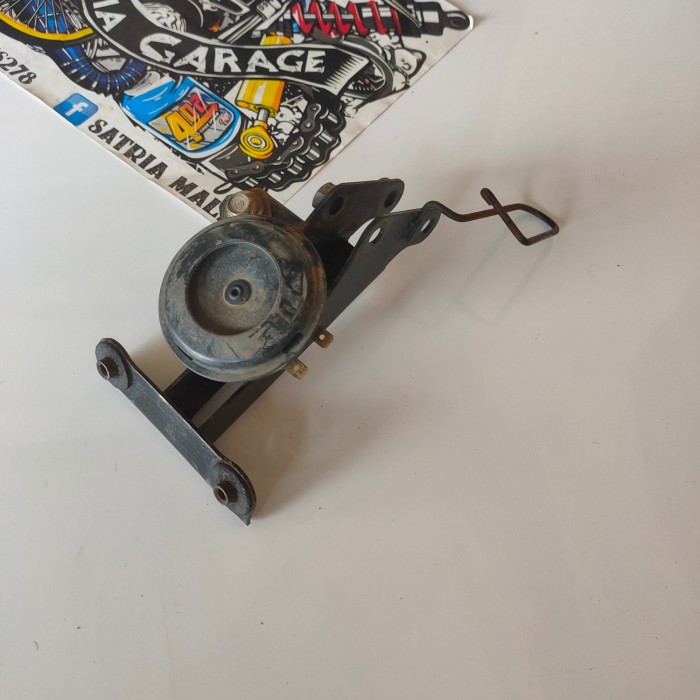 braket barcket tameng depan beat fi original