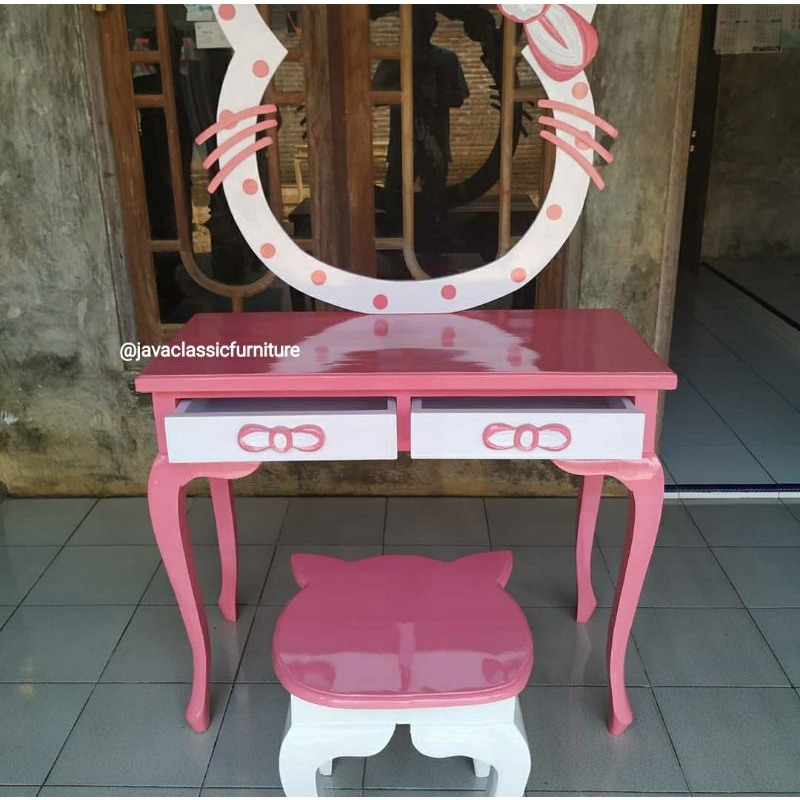 TOLET MEJA RIAS HELLO KITTY MURAH LACI MINIMALIS + PUK DUDUKAN WARNA DUCO PUTIH PINK BAHAN KAYU JATI