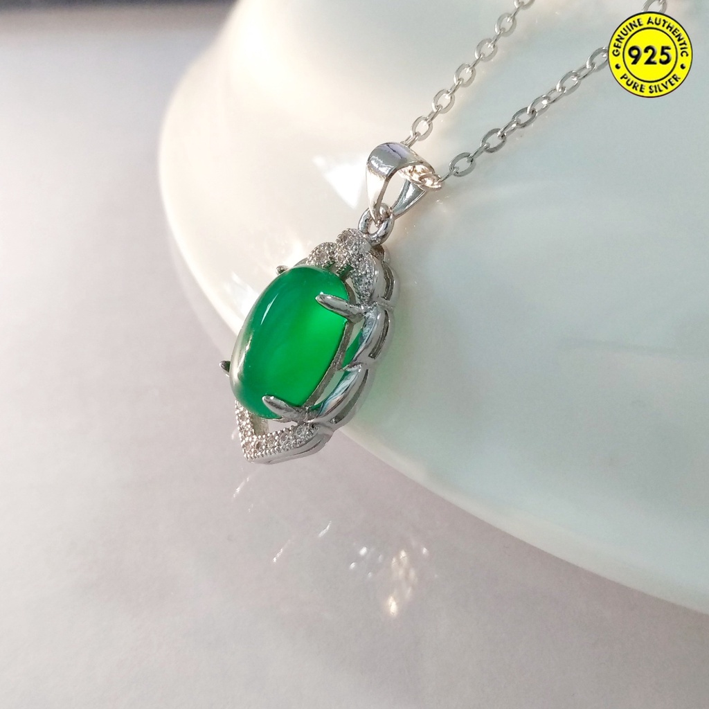 Vintage Green Chalcedony Pendant Full Diamond Hollow Emerald Necklace Drop-Shaped Green Crystal Necklace