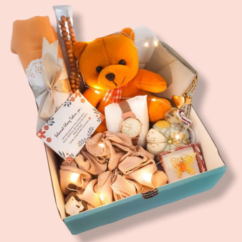 KADO ULANG TAHUN PACAR WISUDA WEDDING ANNIVERSARY HADIAH ULTAH ISTRI HIJAB BONEKA JAM TANGAN