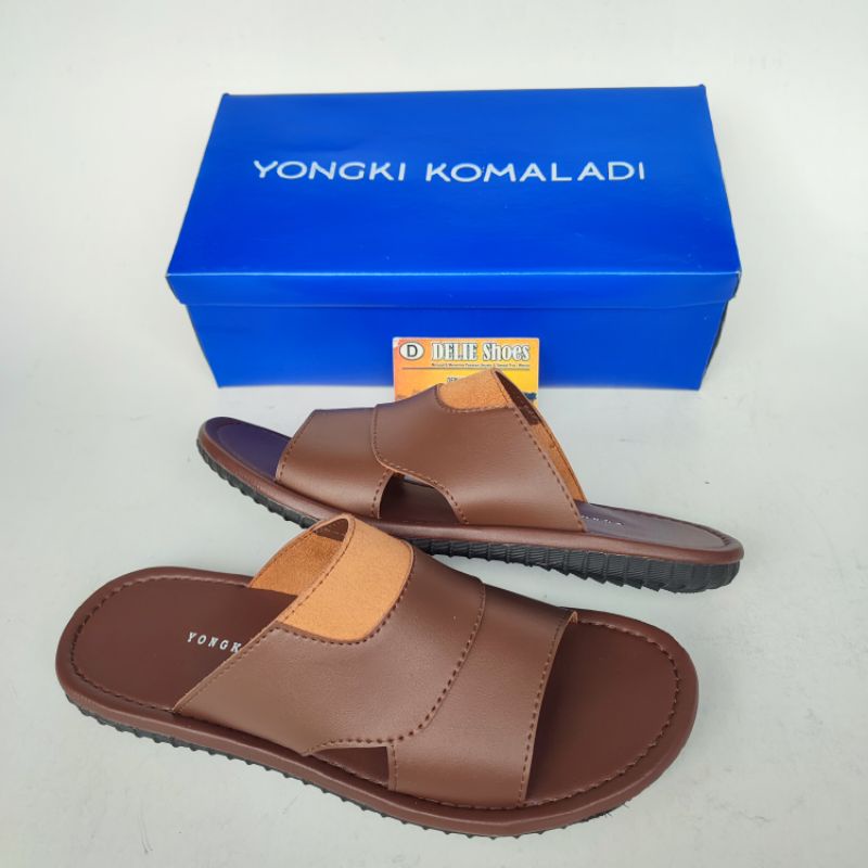 Sandal Yongki Komaladi pria slop terbaru