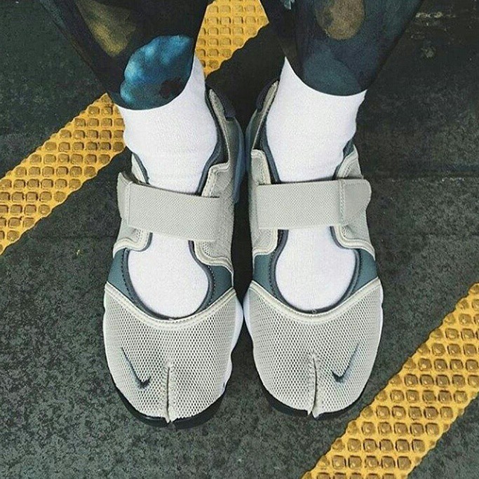 harga nike air rift original