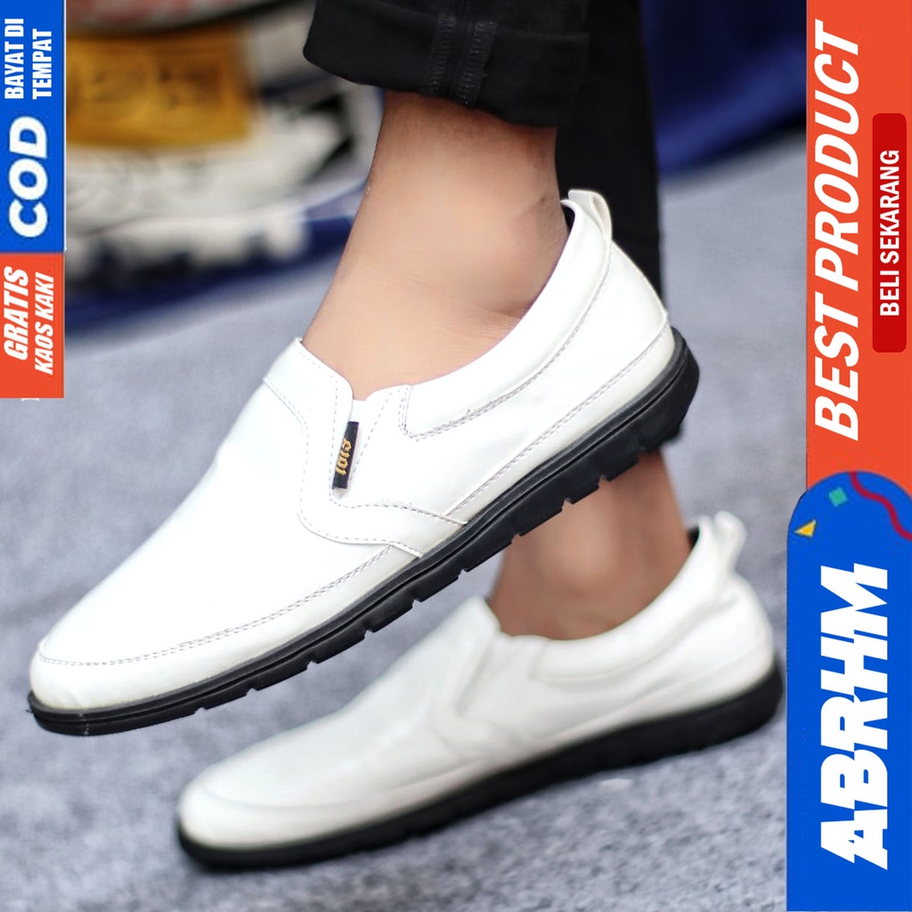 Sepatu Slip on Pria Santai Casual Formal Kulit Syntetic Kerja Kantor Kuliah Kondangan Hitam Keren Terbaru