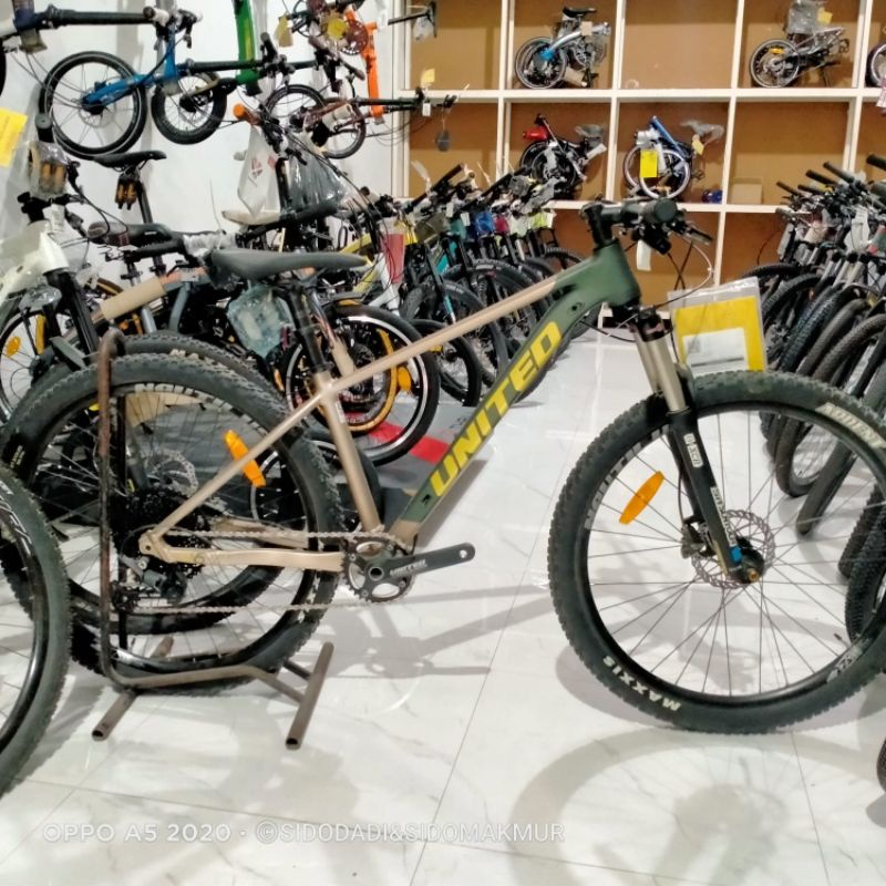 Sepeda MTB United Clovis 6.10 27.5 size M