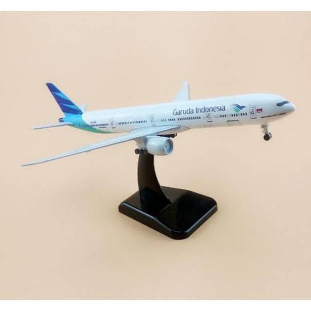 Miniatur Diecast Pesawat Garuda Indonesia Boeing B777-300Er Medium