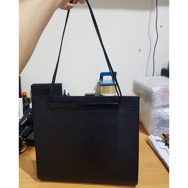 Preloved LV Saint Tropez Epi Leather Bag 2001