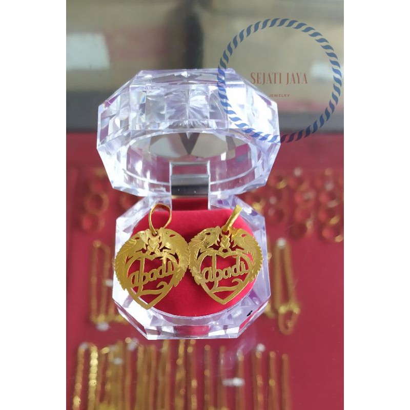 Liontin Love variasi daun "abadi" emas 24 karat