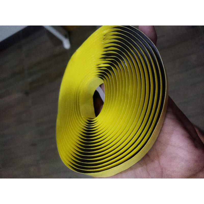 LEM MIKA LAMPU WARNA HITAM