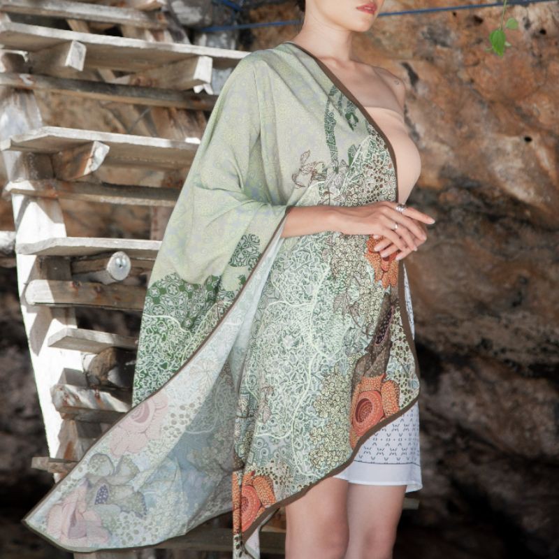 Rafflesia Arnoldi Series in Green Shawl - BY ULUR shawl/Syal/Selendang/Scarf - Kain Organik