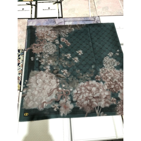 Buttonscarves Preloved Hydrangea Verte