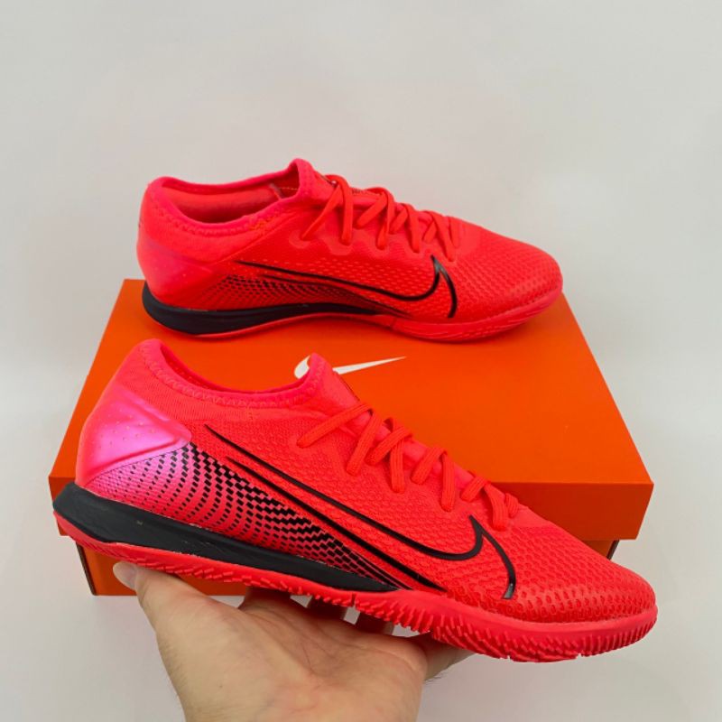 sepatu bola nike mercurial vapor 13