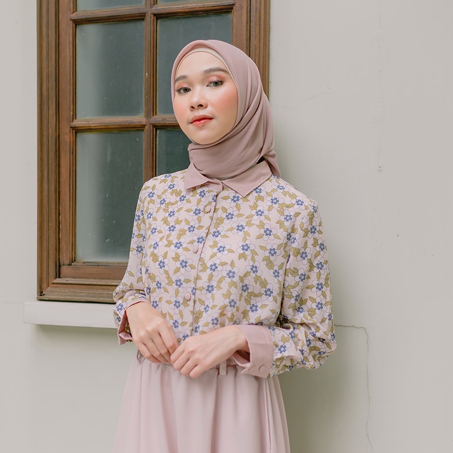 Defect HijabChic x Thatal Miskha Floral Pattern Top