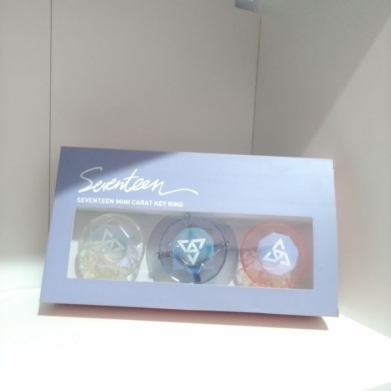 seventeen mini carat keyring