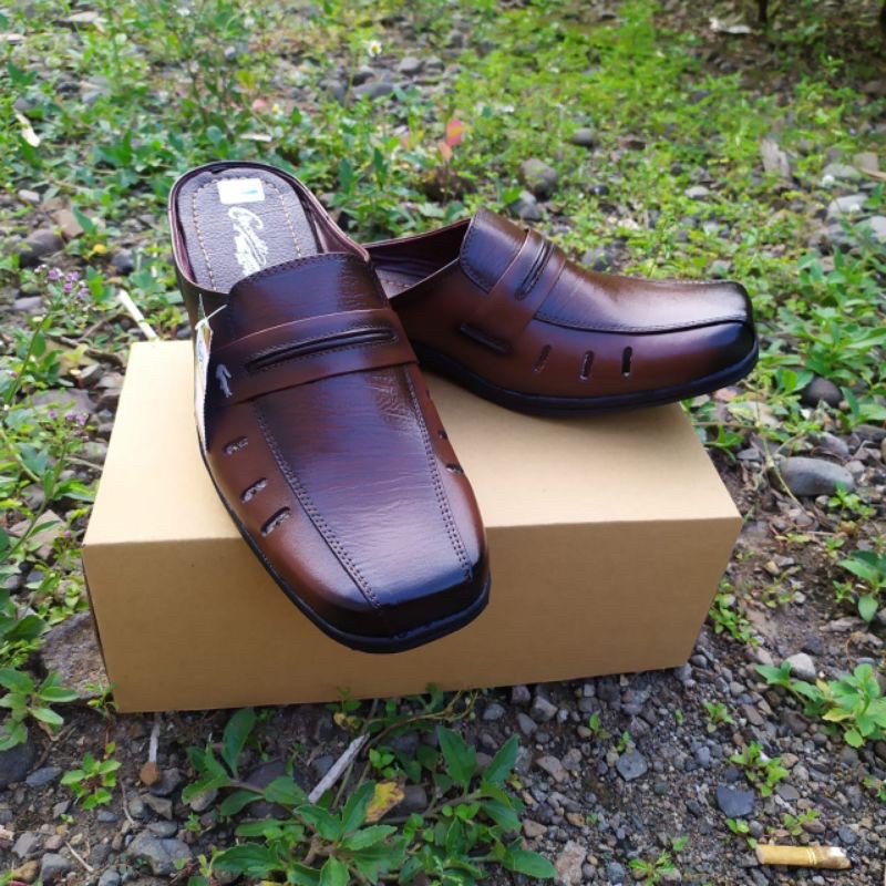 SLOP BUSTONG KULIT PRIA HITAM SENDAL SEPATU PRIA JALAN DAN GAYA PRIA KEREN TRENDY