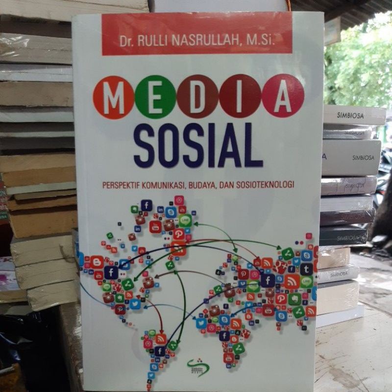 media sosial perspektif komunikasi budaya dan sosioteknologi